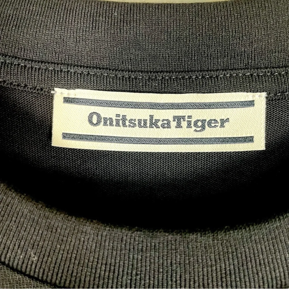 Onitsuka Tiger Black Gold Logo Tee Shirt M NWT Japanese Streetwear - Picture 5 of 6